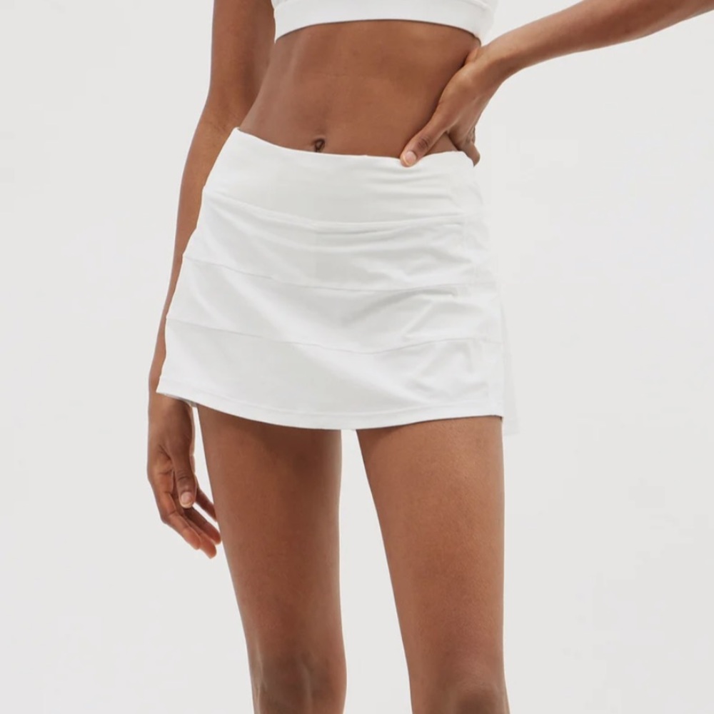 white lululemon skirt size 4